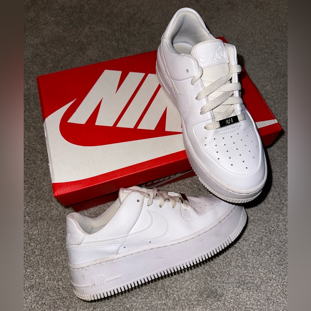 Nike platform air force 1s